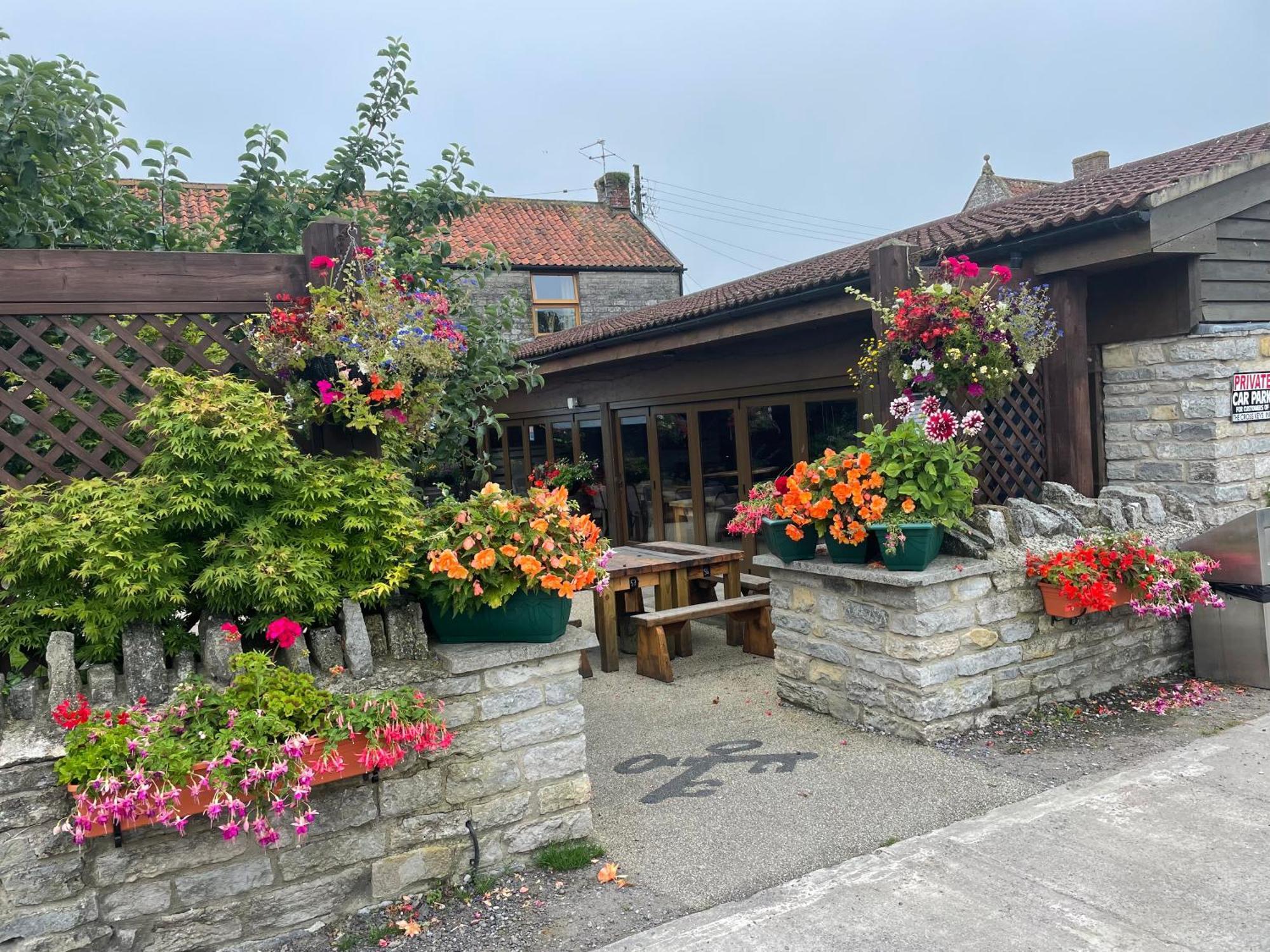 Cross Keys Inn Lydford-on-Fosse Экстерьер фото